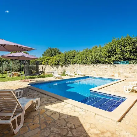 Pina Holiday home Pula